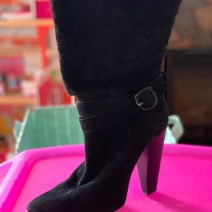 Furry heeled boots